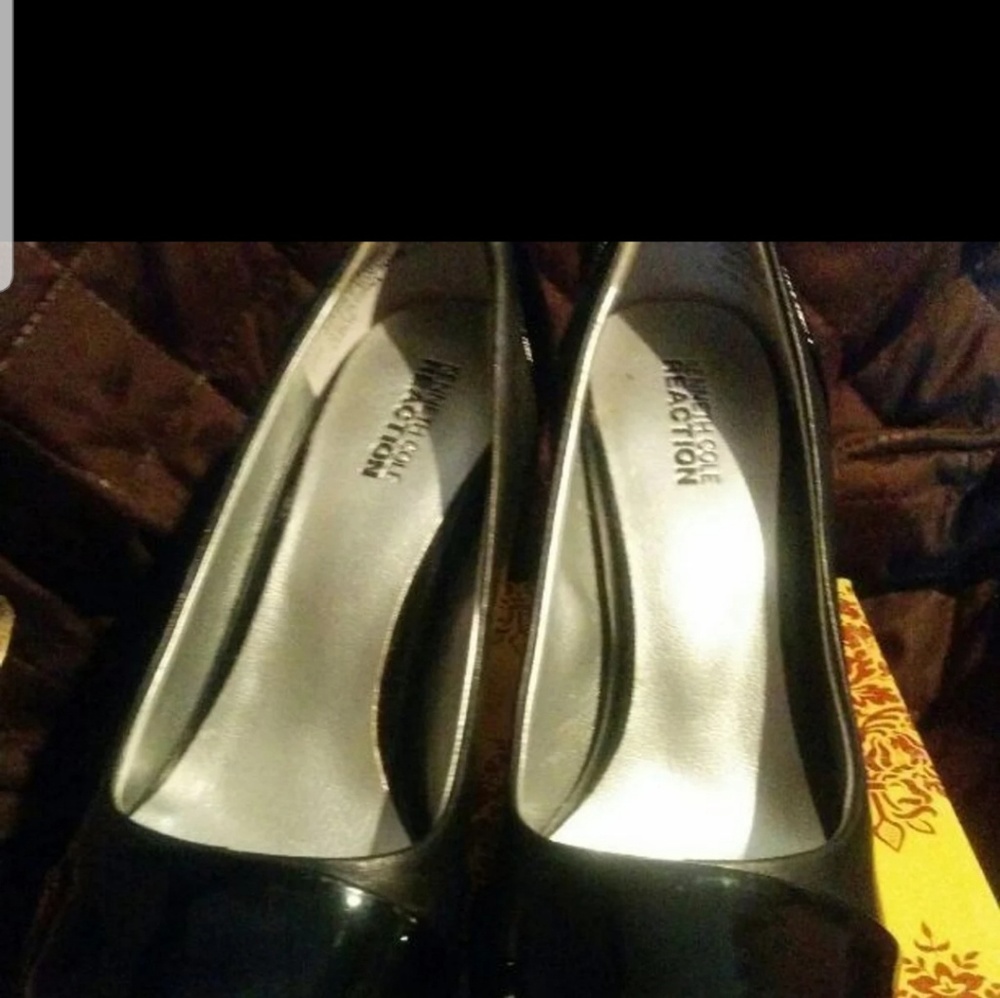 Kenneth Cole Heels - Picture 2 of 3
